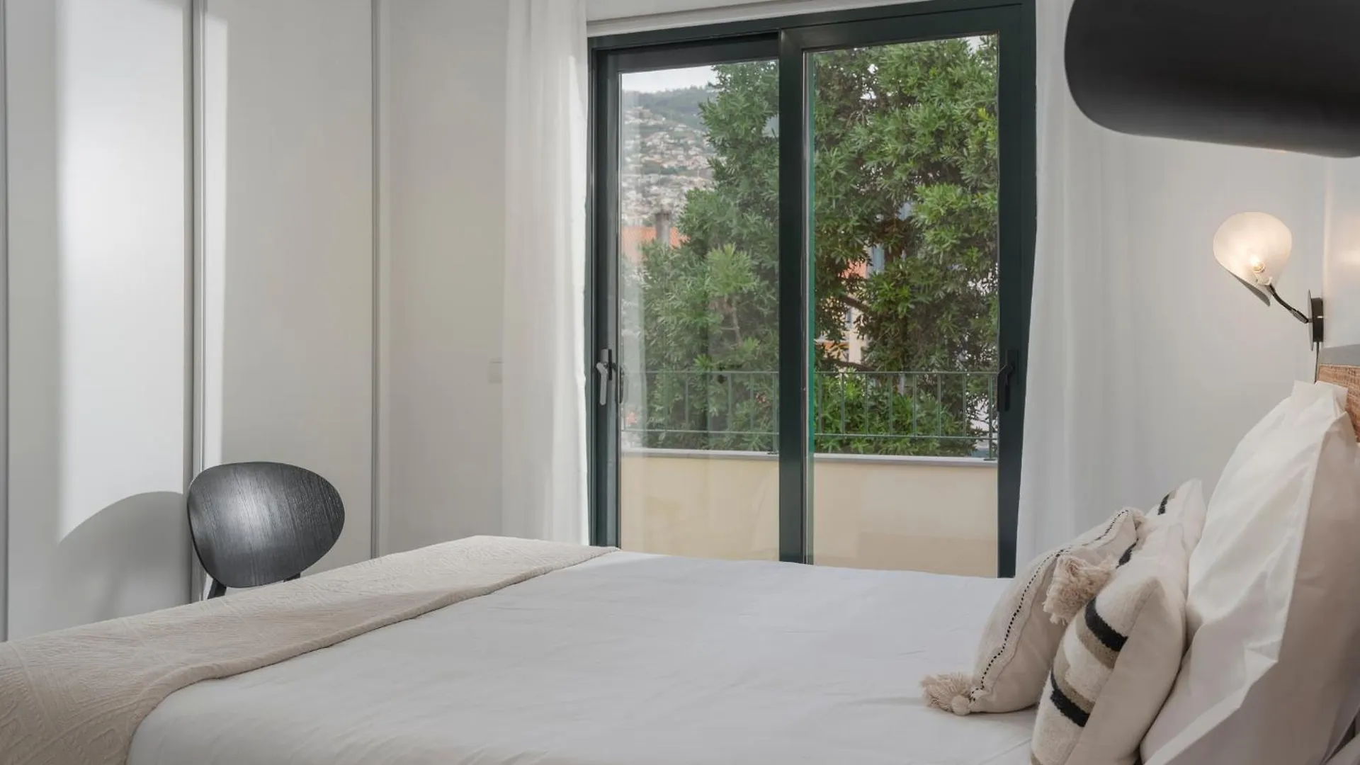 Tanoeiros Residence By An Island Apart Funchal